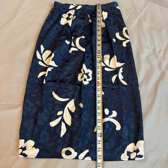VNTG Maggy London Navy/Hawaiian Print, Silk. Pleated Pencil Midi Skirt- 6 - Picture 7 of 8